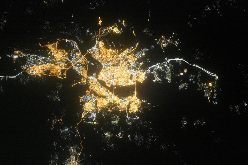Фантастически ярко: города, которые ночью преображаются до неузнаваемости (7 фото)