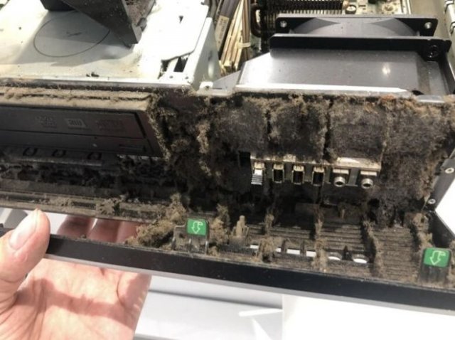 Ужас для системных администраторов и мастеров по ремонту компьютеров (10 фото)