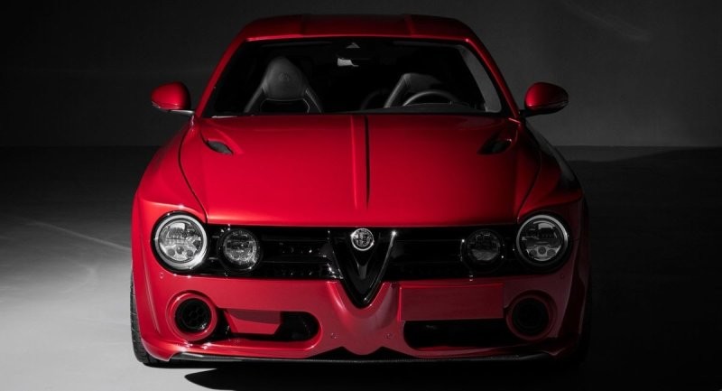 Alfa Romeo Giulia Quadrifoglio получила причудливый ретро-дизайн (14 фото)