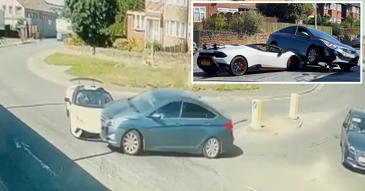 Семейный Hyundai переехал роскошный Lamborghini на перекрестке (7 фото + 1 видео)