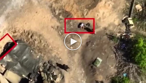 Красивое видео с бегающими в панике орками, которых закидывают самодельными боеприпасами