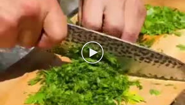Приятное видео приготовления кебаба на природе