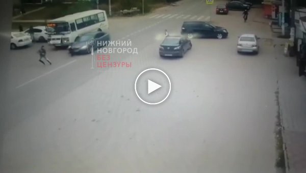 В Нижегородской области дети бросились под машину и получили ушибы