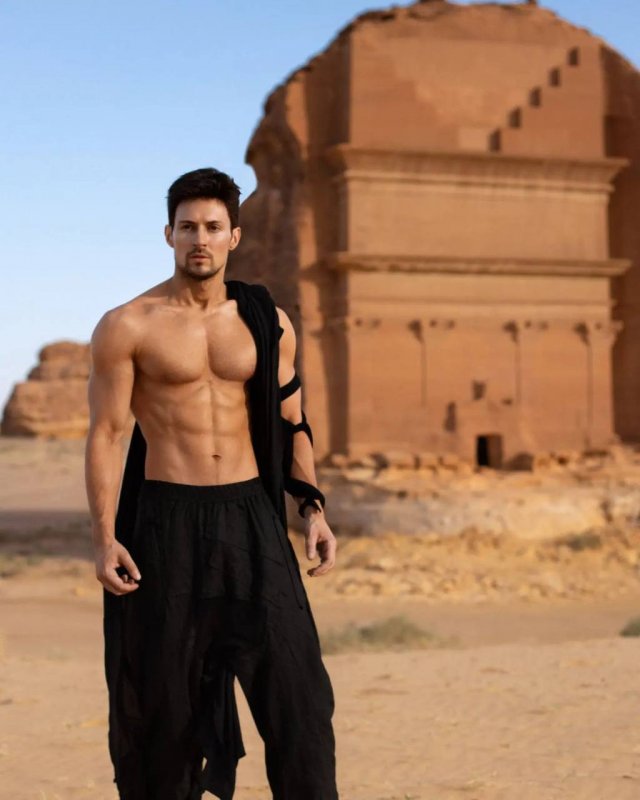 Pavel Durov published new photos and showed a steel press (4 photos ...
