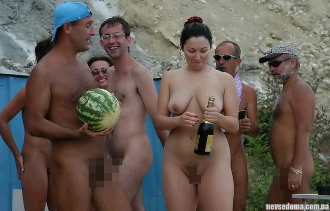 Нудистские пляжи (35 фото)