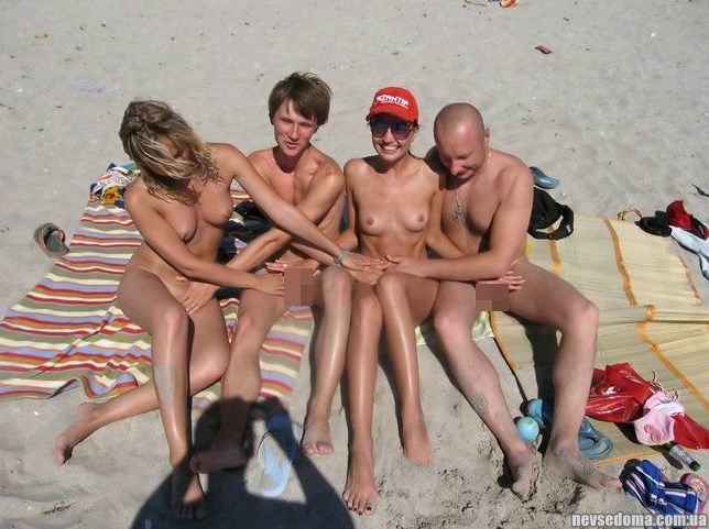 Нудистские пляжи (35 фото)
