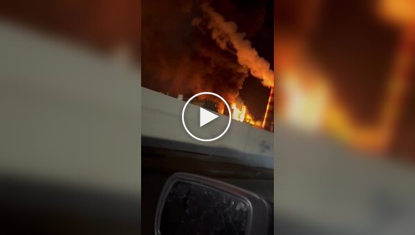 Роснефть-Туапсинский НПЗ горит после попадания дрона