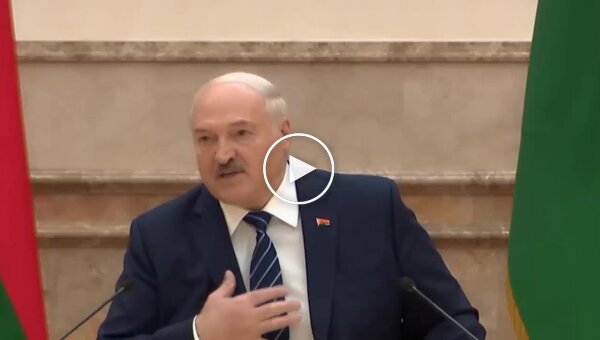 Лукашенко пропонує заборонити білоруській молоді носити одяг світових брендів, бо сам такі не носить