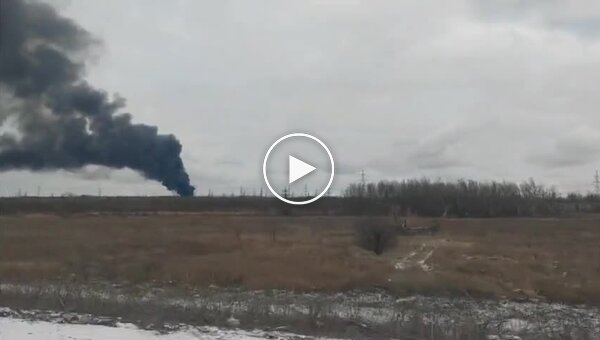 An oil depot is on fire in occupied Makeyevka