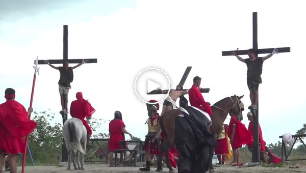На Филиппинах в 35-й раз прошла реконструкция распятия Христа