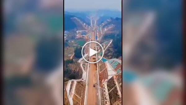 Строительство шоссе в горном районе Китая
