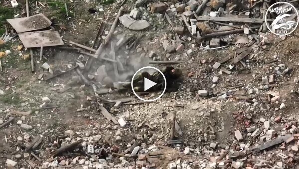 Бойцы 503-го ОБМП сбросами с дронов уничтожают оккупантов в Крынках