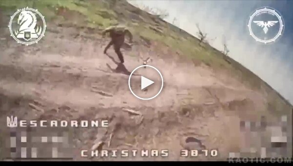 Подборка видео попаданий дронов-камикадзе в российских оккупантов