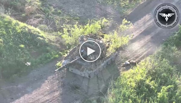 Два танка оккупантов горят на Авдеевском направлении после попытки штурма позиции 47-й ОМБр