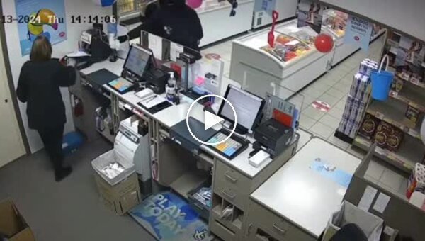 В Шотландии работник магазина голыми руками обезвредил грабителя с пистолетом